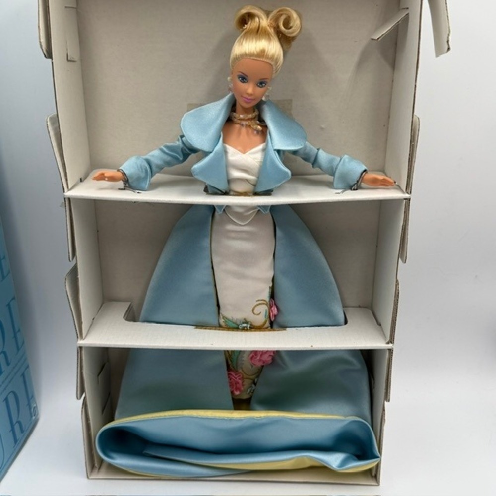 Mattel Serenade in Satin Barbie Couture Collection Limited Edition 1997 17557 - Picture 2 of 9